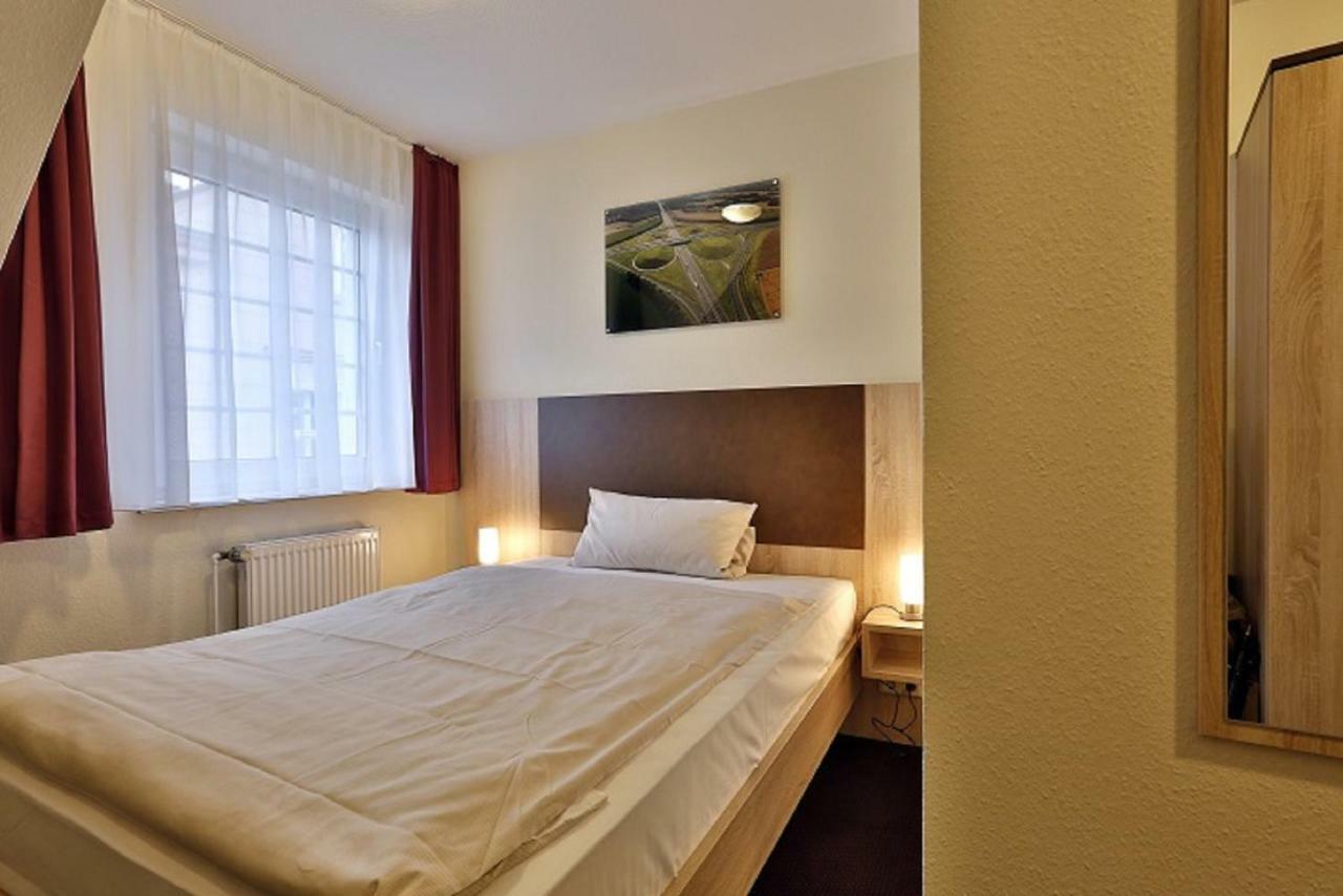 Hotel Stadt Камен Екстериор снимка